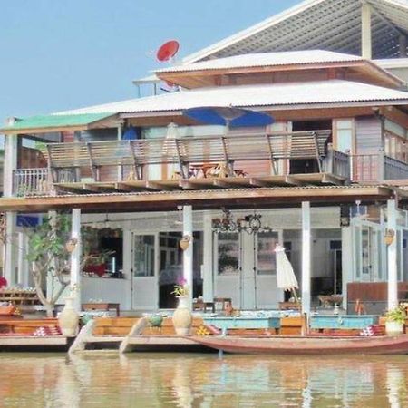 At Casa Guesthouse Amphawa Ngoại thất bức ảnh
