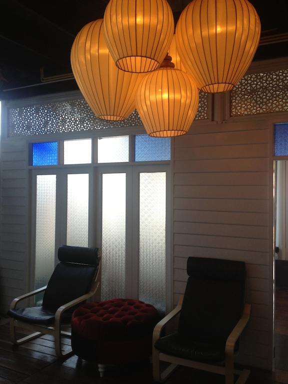At Casa Guesthouse Amphawa Ngoại thất bức ảnh