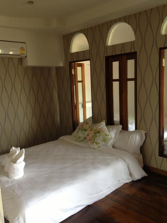 At Casa Guesthouse Amphawa Ngoại thất bức ảnh