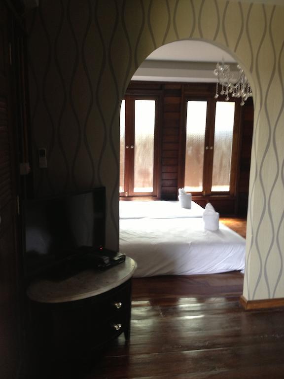 At Casa Guesthouse Amphawa Ngoại thất bức ảnh