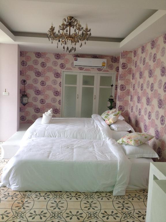At Casa Guesthouse Amphawa Phòng bức ảnh