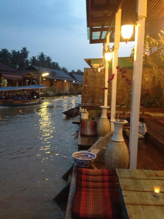 At Casa Guesthouse Amphawa Ngoại thất bức ảnh