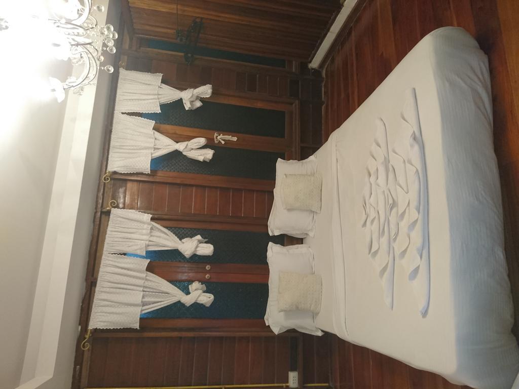 At Casa Guesthouse Amphawa Ngoại thất bức ảnh