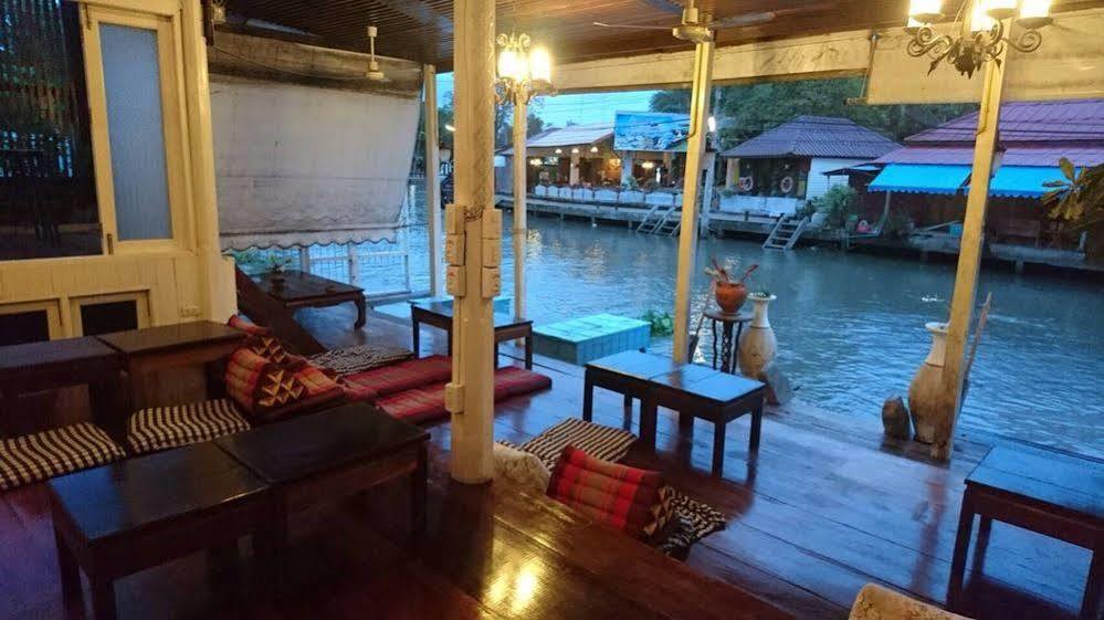 At Casa Guesthouse Amphawa Ngoại thất bức ảnh